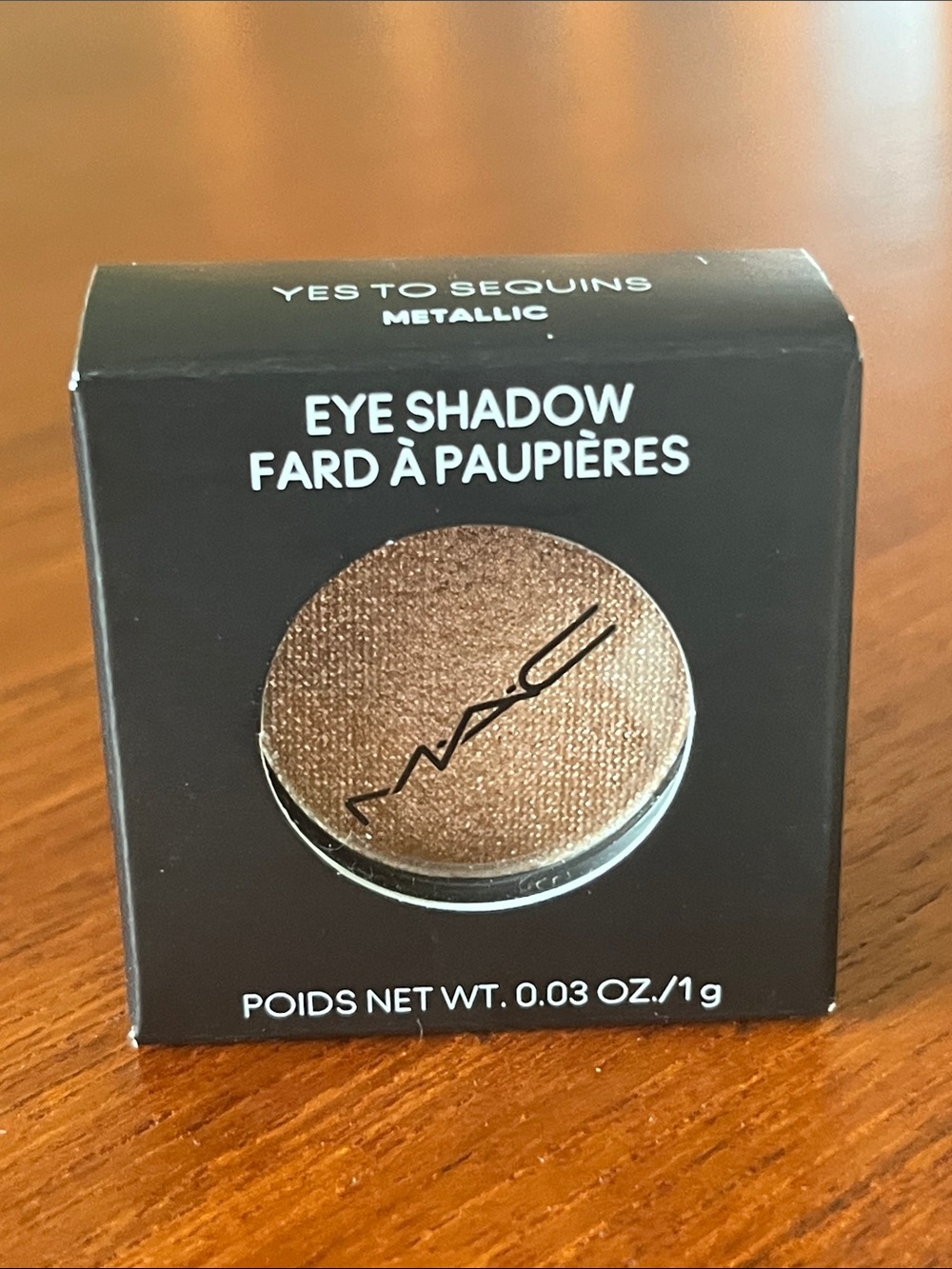 MAC metallic eyeshadow YES TO SEQUINS